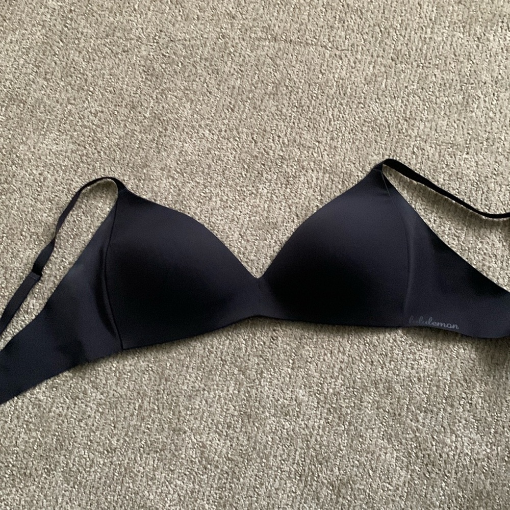 Lululemon size B38 nylon/spandex bra